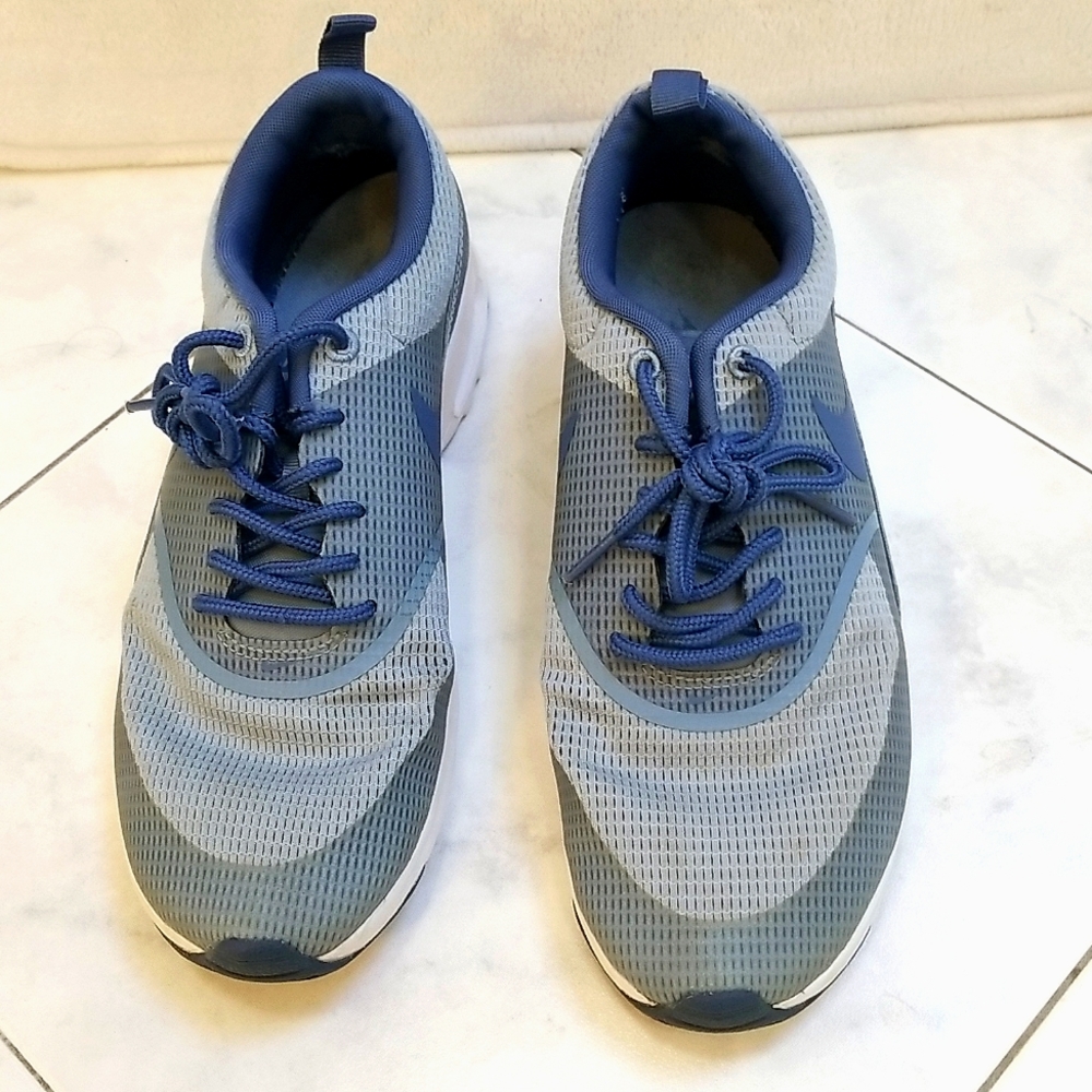 Woman's  Nike Sneakers